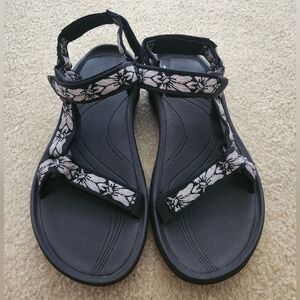 Teva Women's Hurricane XLT Sandal Black Flowers Size 10